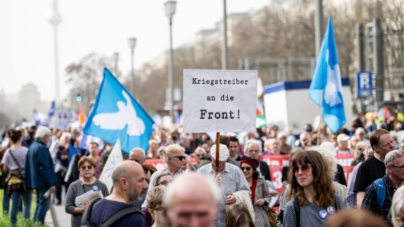 Ostermärsche in Deutschland: Mehr als 10.000 demonstrieren für Frieden und Abrüstung